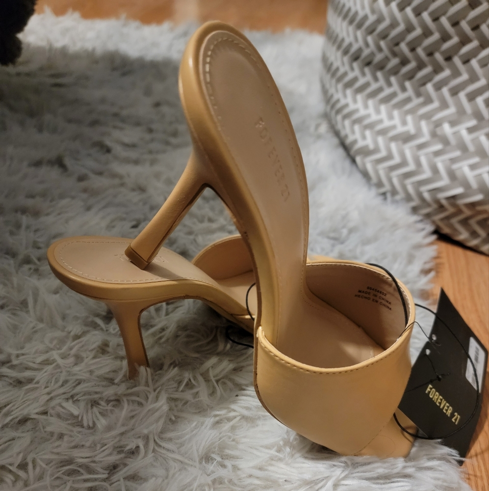 Forever 21 Women's Tan Heeled Sandals
